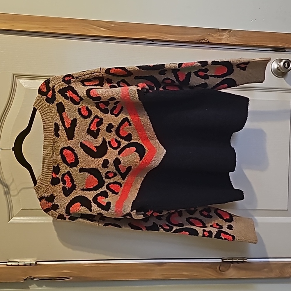 Peyton Jensen medium leopard like print sweater - Picture 4 of 4